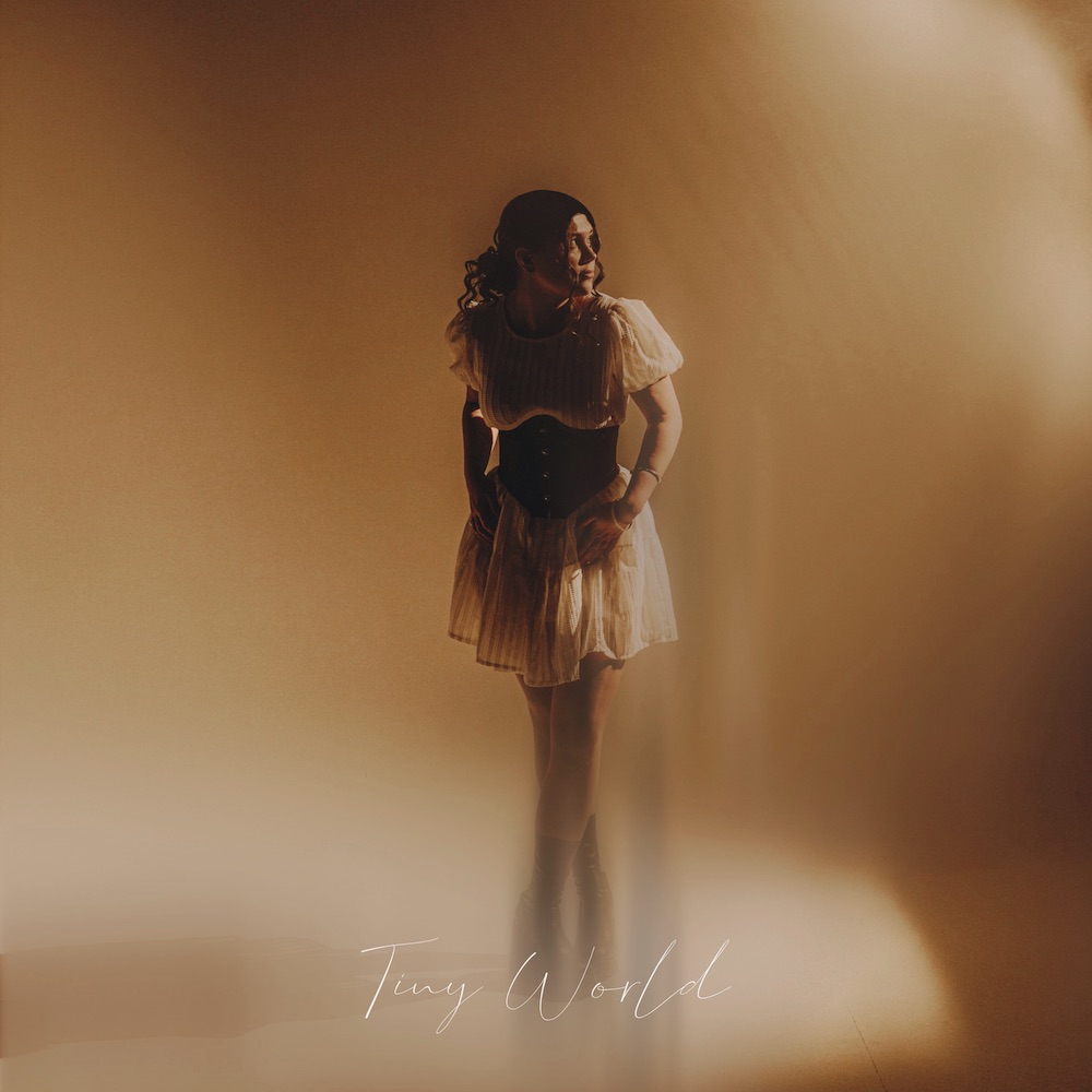DEBUT EP REVIEW: Tiny World by Kaylah Thomas